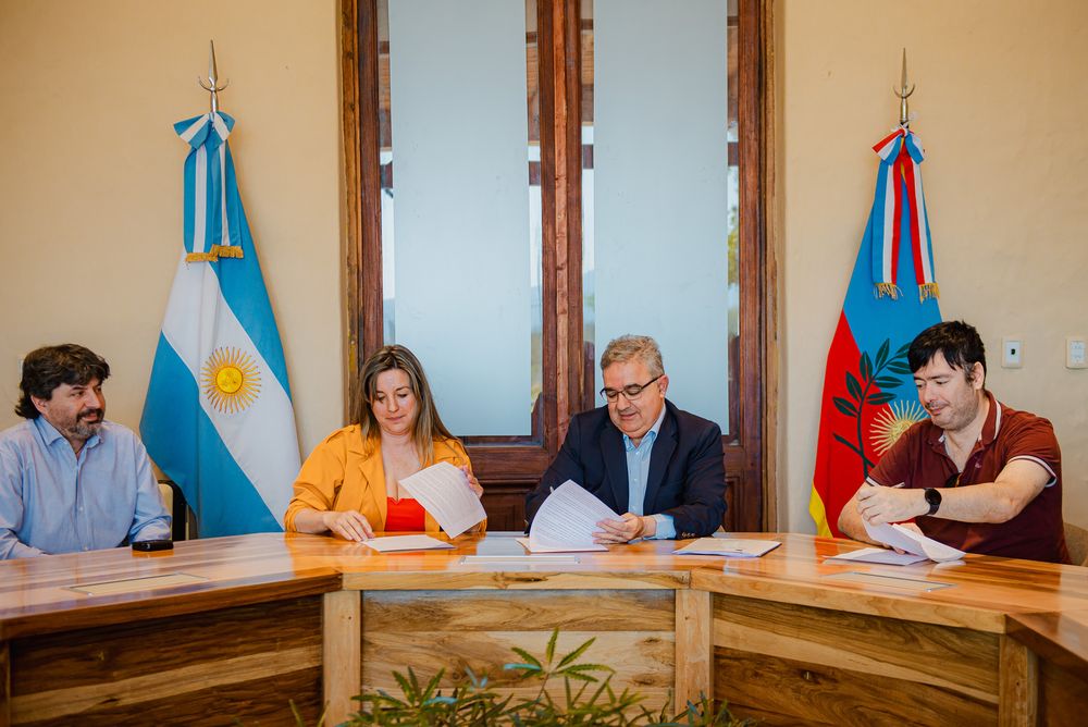 Valle Viejo es el decimoctavo municipio que adhiere al Consenso Fiscal.JPG