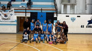 el basquet femenino juega sus finales