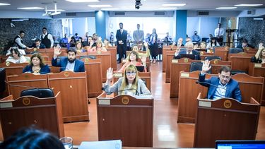 la continuidad de elpidio guaraz preocupa a los diputados