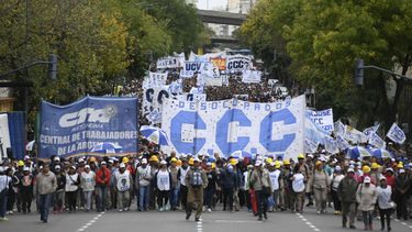 movimientos sociales marcharon con criticas al gobierno de macri