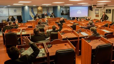 el senado aprobo siete decretos enviados por el ejecutivo, resoluciones y declaraciones de interes