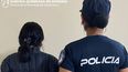 joven fue sorprendida llevandose siete oleos para el cabello de una farmacia