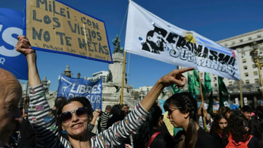 tension e incidentes en la nueva movilizacion de jubilados contra el veto de milei