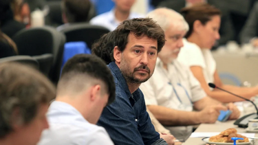 Santiago Mitre: El cine no pide plata, pide que se mantenga la ley que le permite autofinanciarse