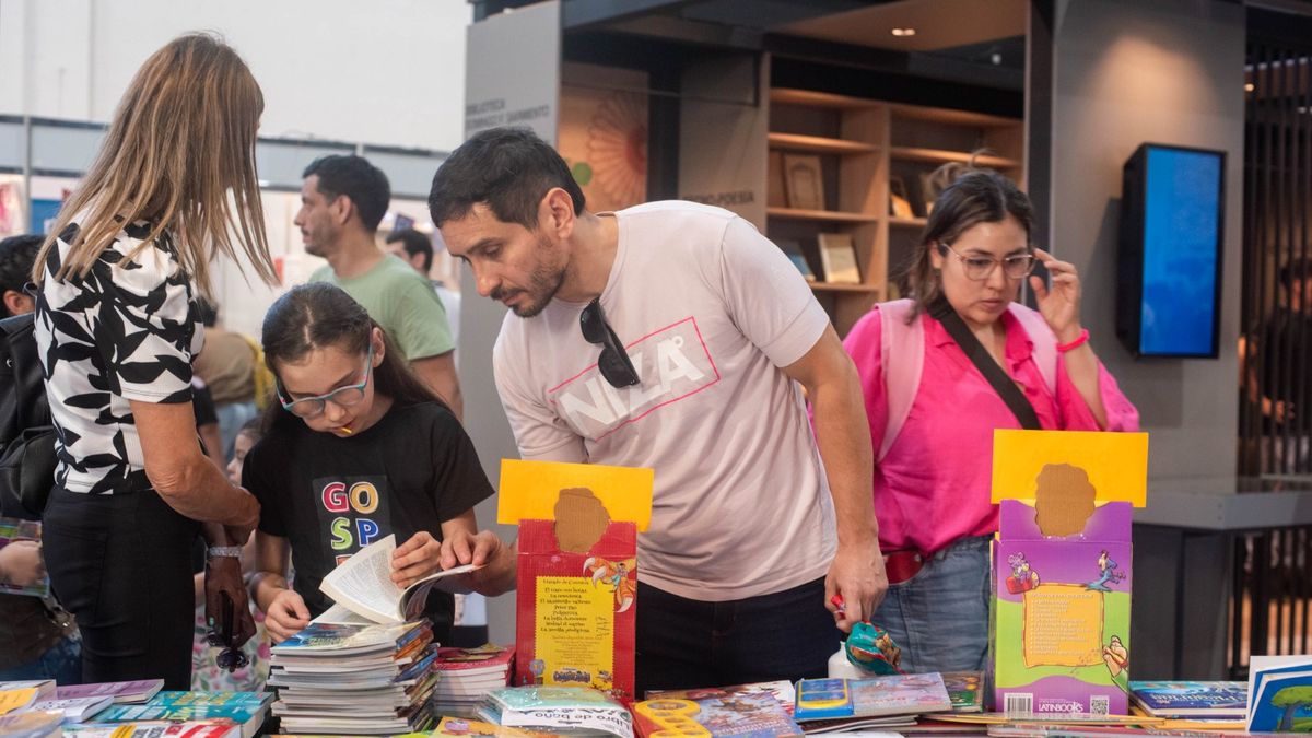Historias de misterio, memoria y apariencias llegan a la Feria del Libro