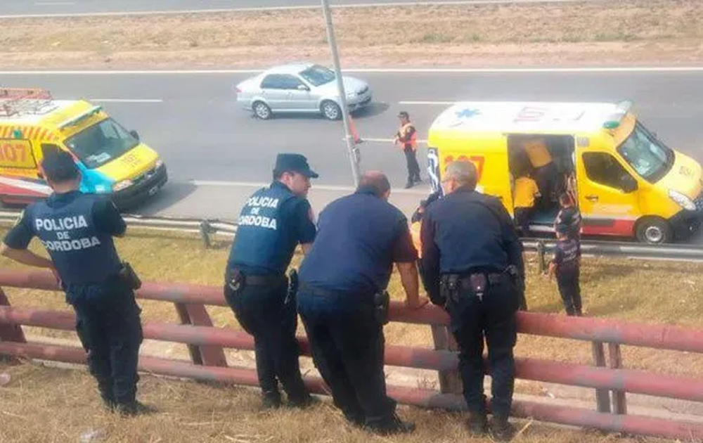 Córdoba. La joven fue encontrada a la vera de la ruta