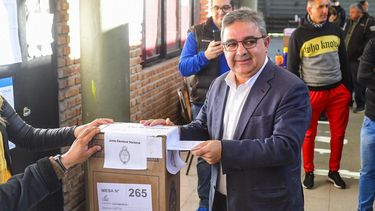 Raúl Jalil emitió su voto y sostuvo que está muy tranquilo porque se hizo lo mejor que se pudo