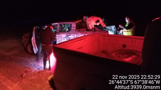 Personal de Áreas Naturales Protegidas y del Grupo GER asistió a los 11 turistas en la zona del Campo de Piedra Pómez.