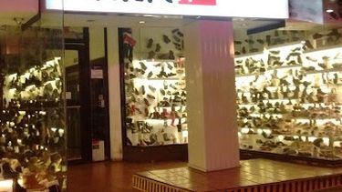 Un ladrón armado robó 15 millones de pesos  de una zapatería