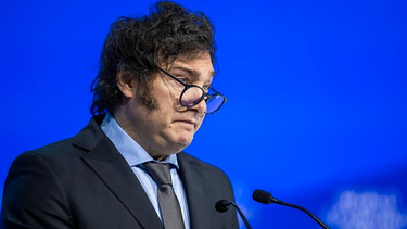 the guardian: las politicas de milei causan sufrimiento y benefician a pocos