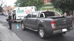 Camioneta chocó de atrás a una moto en el centro