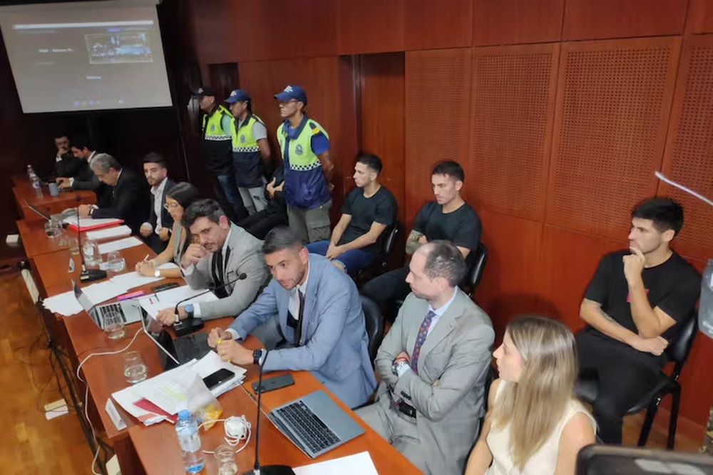 Audiencia. Con los futbolistas imputados.&nbsp;