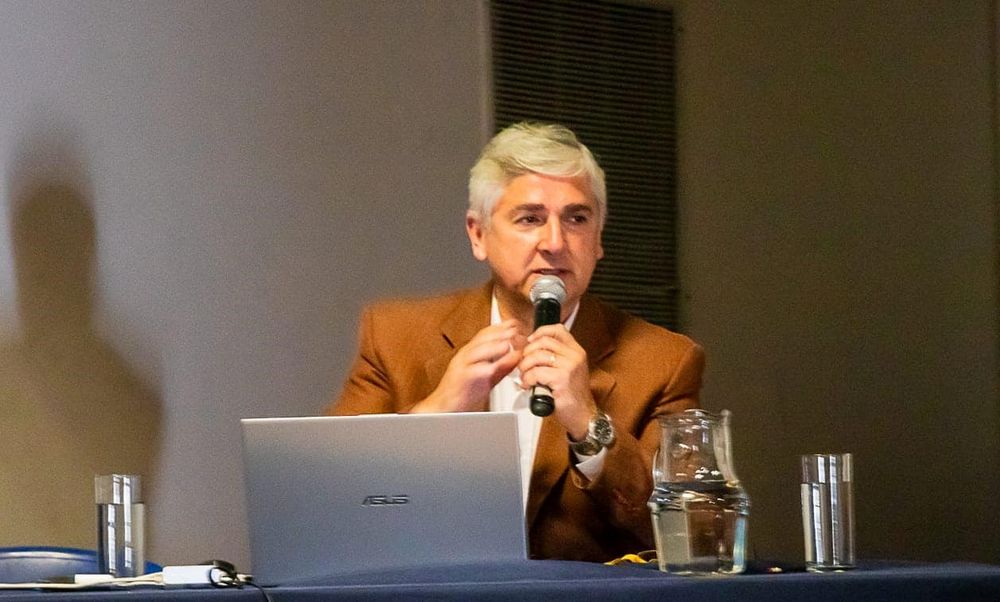 Lobo Vergara.jpg