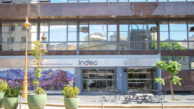 Trabajadores del INDEC exigen que se aplique la nueva fórmula de medición de la inflación