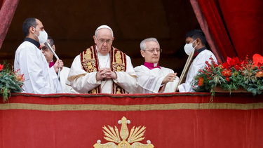 El papa Francisco en la misa de Navidad llamó a atender a los más desfavorecidos