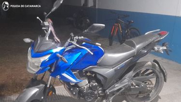 policias apedreados, balas de goma y una moto que seria robada