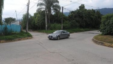 Perdió su embarazo luego de que un delincuente la golpeara y apuñalara