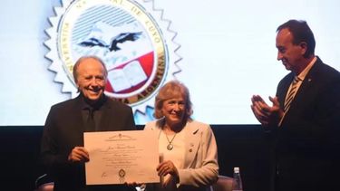 joan manuel serrat critico el anarco-liberalismo de milei durante una visita a mendoza