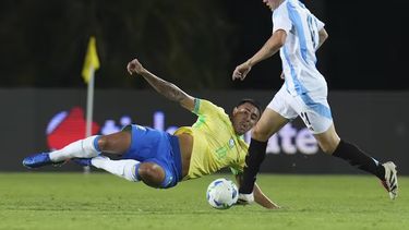 Argentina y Brasil juegan para acercarse al título