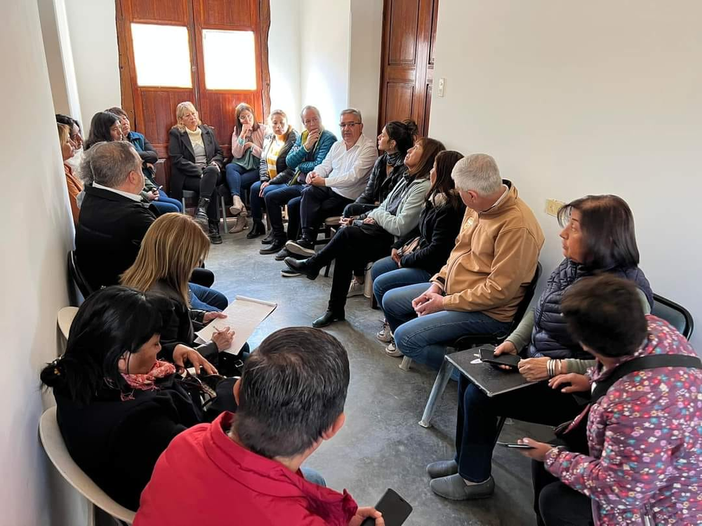 Polémica por la obra de las Termas. Raúl Jalil se reunió con prestadores turísticos de Fiambalá.