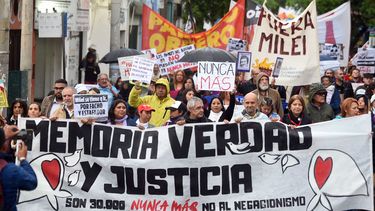 Gran convocatoria en la marcha por el Día de la Memoria