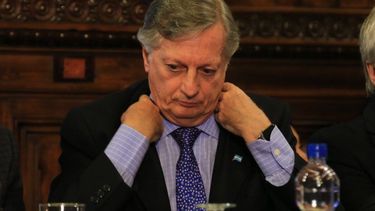sureda acuso a aranguren de autoritario en una carta
