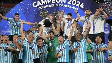 36 anos despues, racing se consagro campeon internacional
