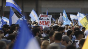 Banderazo opositor contra el Gobierno