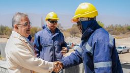 Aumento para becas y contratos