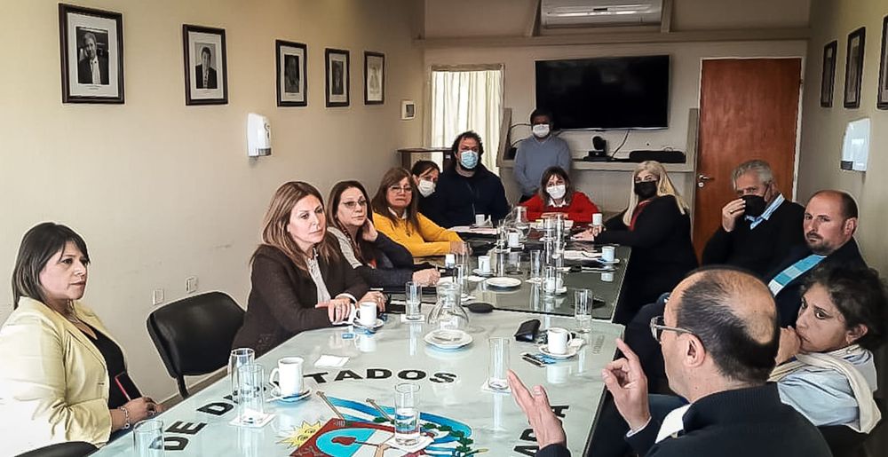 Diputados recibieron a representantes de Aprosca