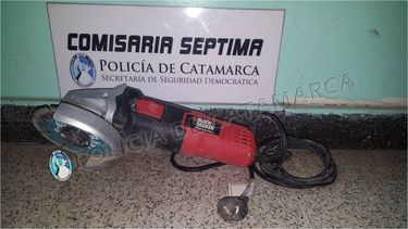 Intentaron asaltar a una joven y su novio atrapó a un ladrón