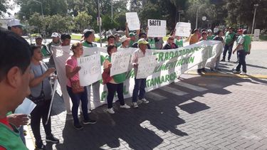alrededor de 100 empleados de alco marcharon hacia casa de gobierno
