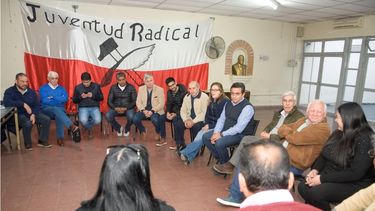Respaldo radical a los intendentes