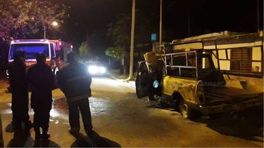 El fuego destruyó una camioneta