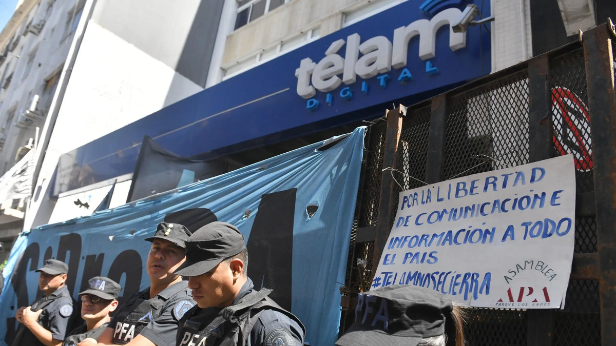 Acerca Del Cierre De Télam Y En Una Redacción Suspendida 1214