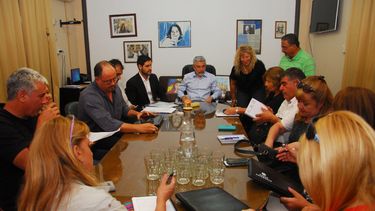 gremios docentes rechazan oferta salarial y haran paro por 48 horas