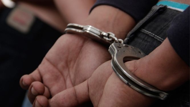 Aprehendieron a un joven por intentar golpear a su ex