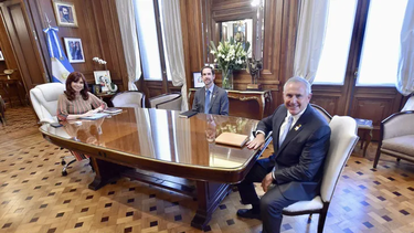 cristina recibio el embajador de estados unidos en el senado
