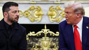 El presidente ucraniano Volodimir Zelensky (izq.) y el presidente estadounidense Donald Trump.