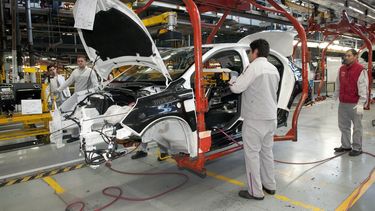 La industria empuja el PBI en Argentina