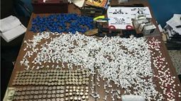 Secuestran armas, drogas y casi un millón de pesos
