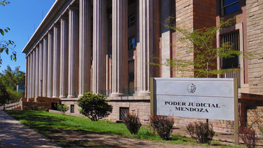 Dos hermanas velaron y cremaron a su papá en 2019 y ahora serán indemnizadas por el Estado de Mendoza.