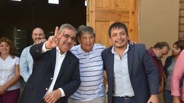 Respaldo. Nóblega, en representación de los intendentes, le pidió a Jalil que vaya por la reelección.