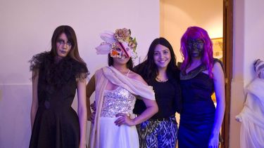 Con desfile cerraron dos cursos de Maquillaje Artístico