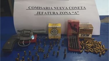 Arma, sin documentos.