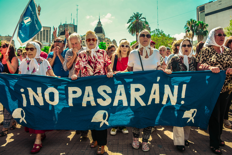 Madres y Abuelas de Plaza de Mayo apuntaron fuertemente contra el Gobierno