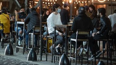 buenos aires evalua disponer que solo los vacunados ingresen a bares y restaurantes