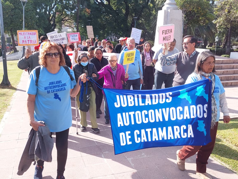 Jubilados Autoconvocados volvieron a marchar por las calles de Catamarca