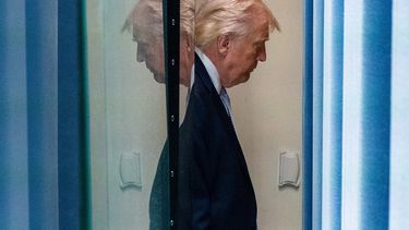 Aislado. Trump tuvo que desistir del apocalipsis que amenazó desatar sobre Irán. El mundo le dio la espalda.