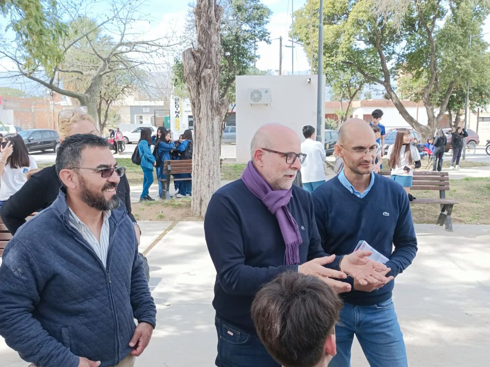 Fama junto a los precandidatos de Valle Viejo de Gana Catamarca.